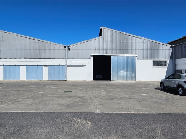 3 000 m² Industrial space 3 000 m² Industrial space