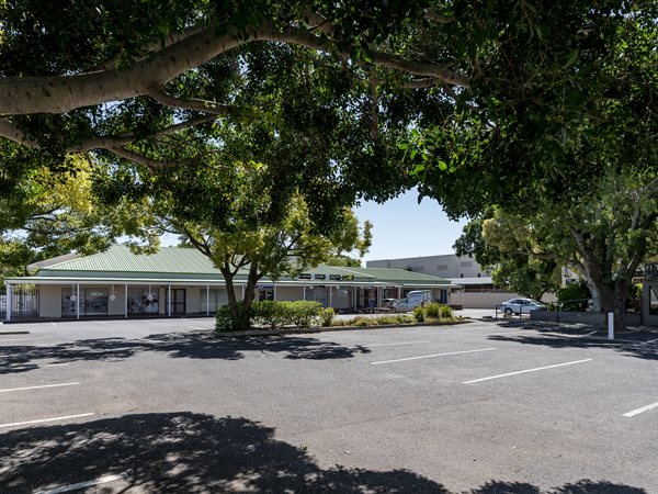 329  m² Commercial space in Somerset West Central