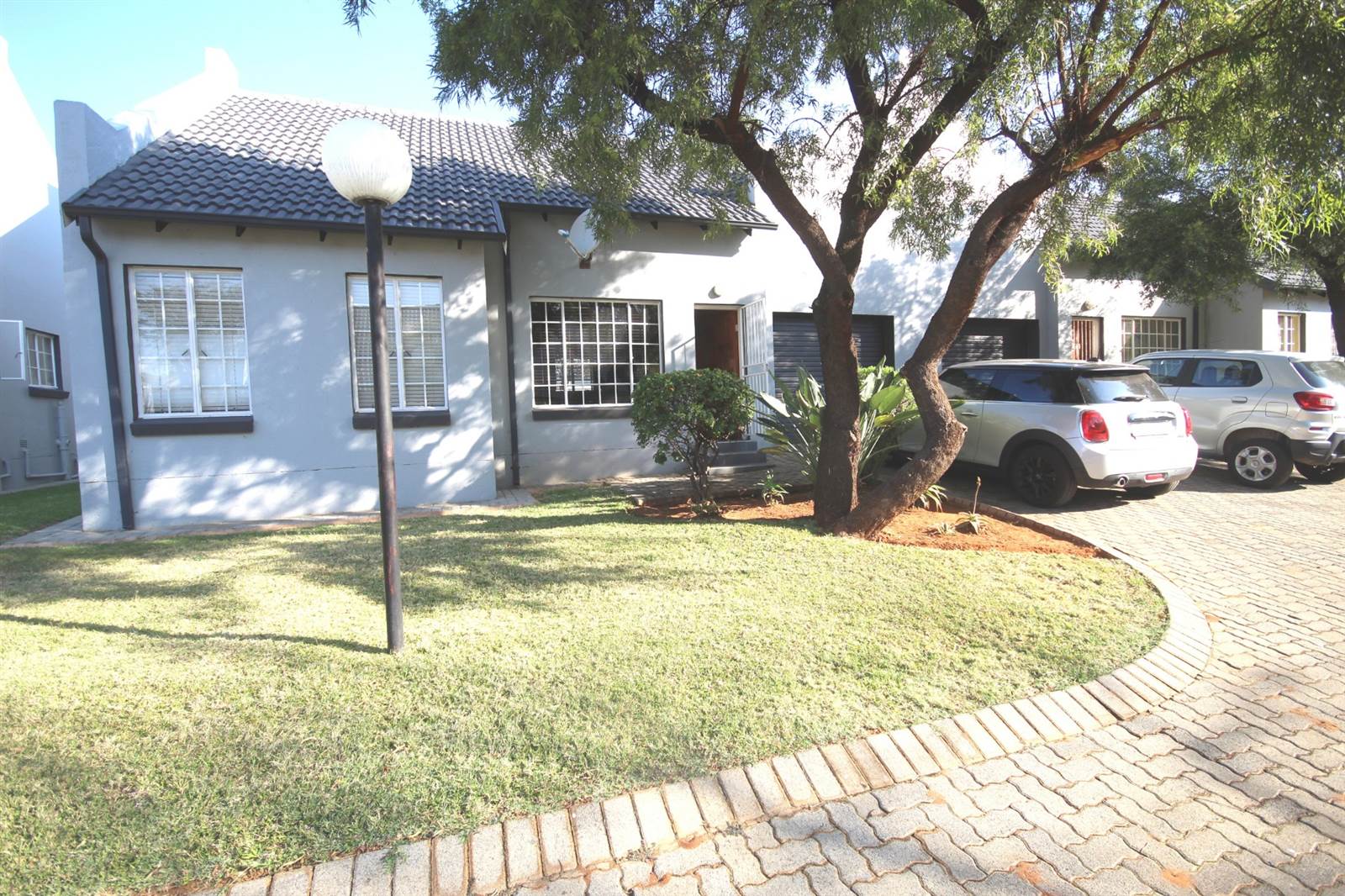 2 Bed Townhouse in Magaliesberg Country Estate photo number 21