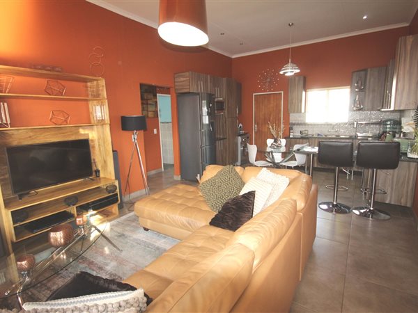 2 Bed Townhouse in Magaliesberg Country Estate