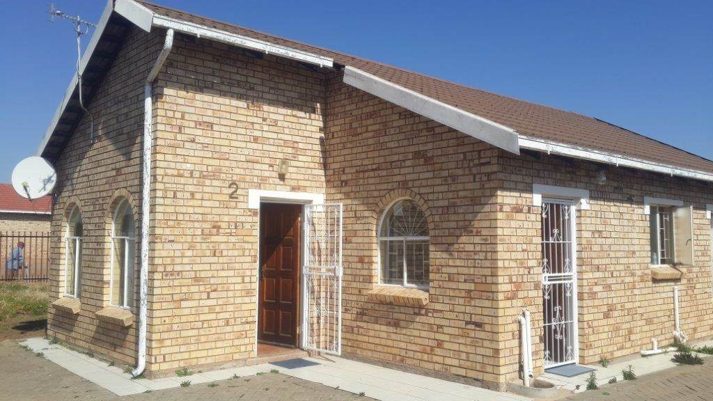 3 Bed House in Aliwal North photo number 16