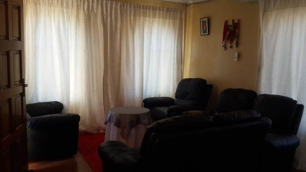 3 Bed House in Aliwal North photo number 6