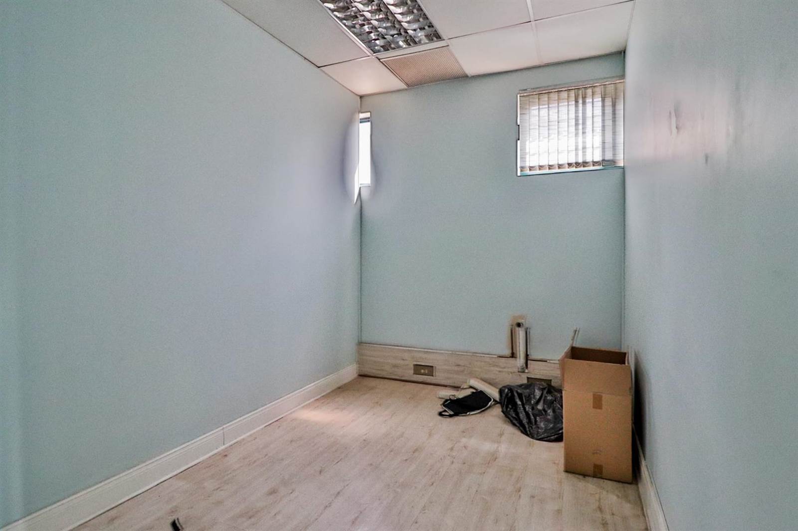 525  m² Commercial space in Hatfield photo number 19