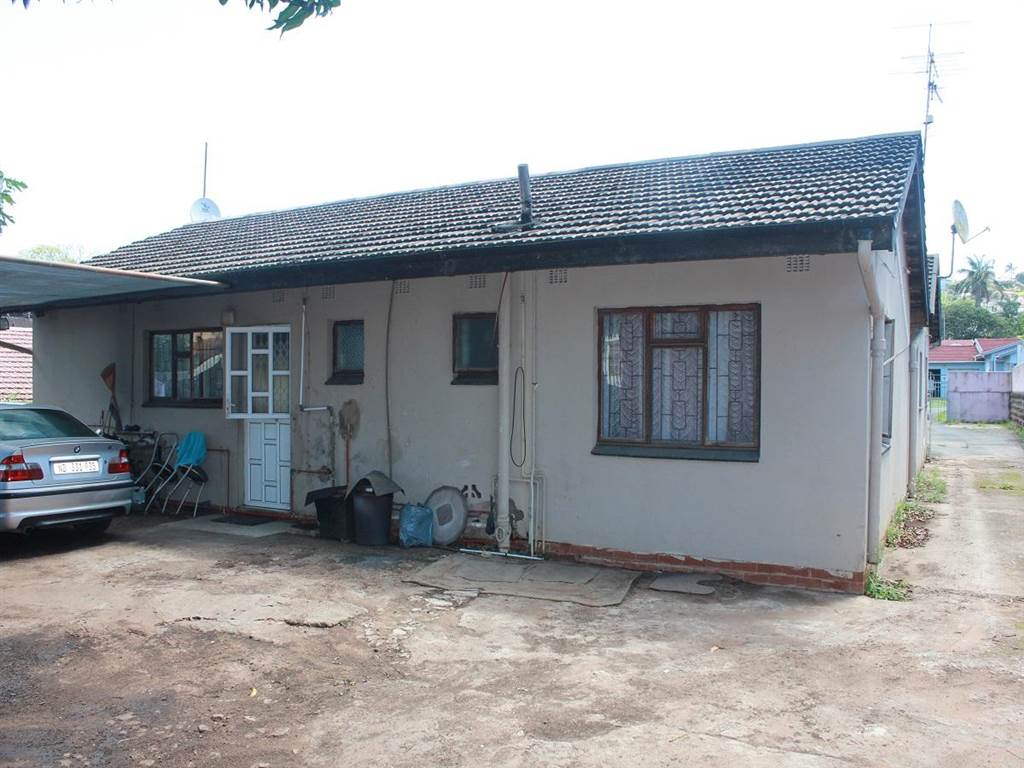 3 Bed House in Isipingo Hills photo number 21