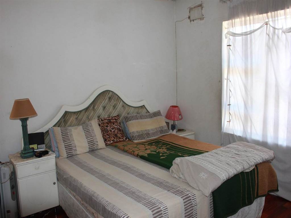 3 Bed House in Isipingo Hills photo number 8