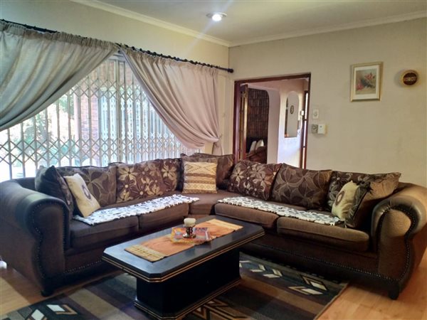 4 Bedroom House 4 Bedroom House