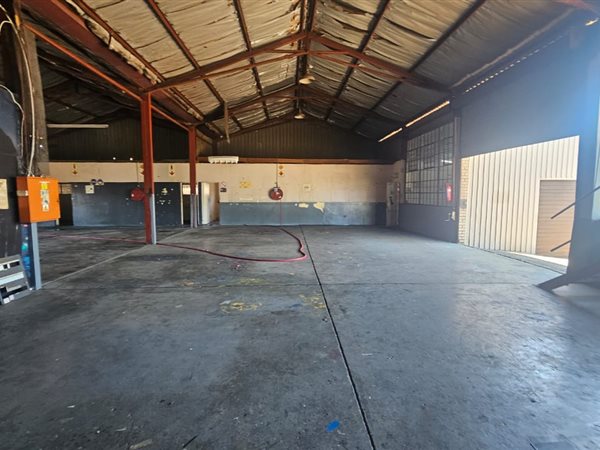 810  m² Industrial space