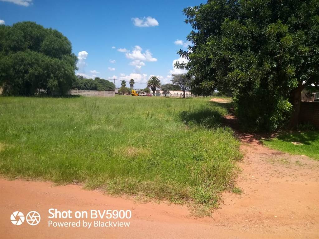 1769 m² Land available in Hartbeesfontein photo number 3