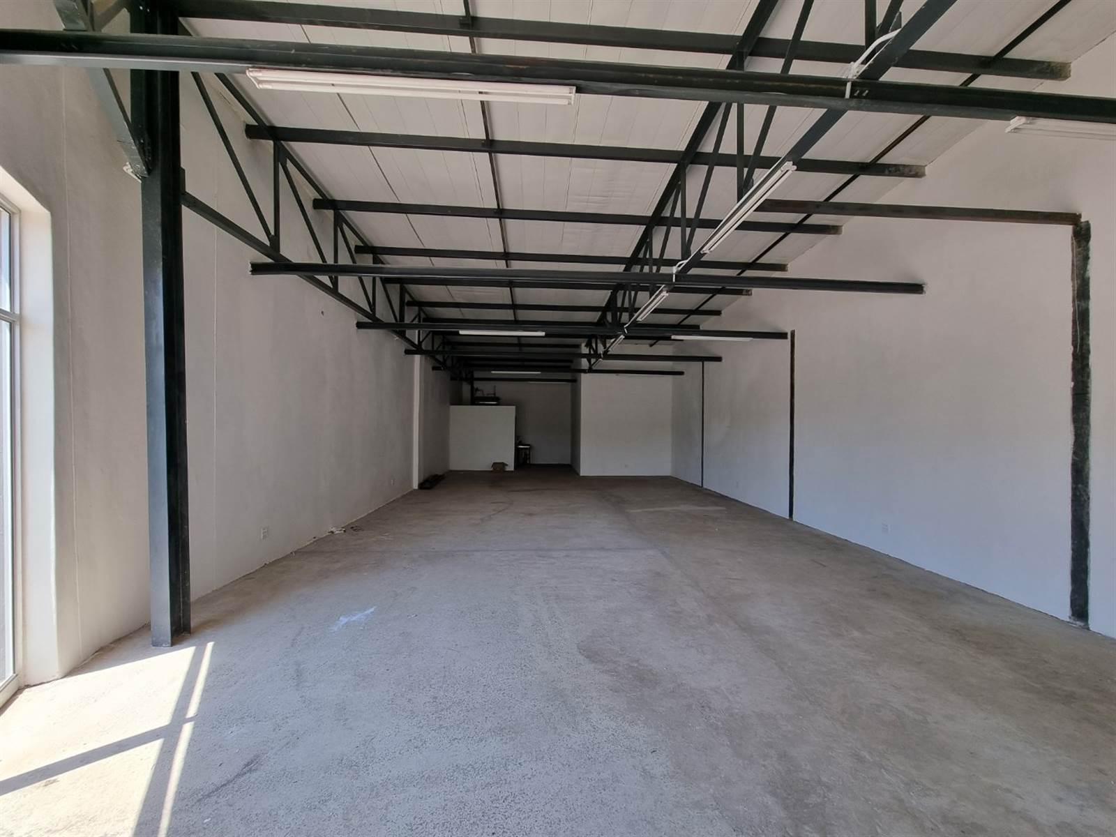 154  m² Commercial space in Bethlehem Central photo number 2