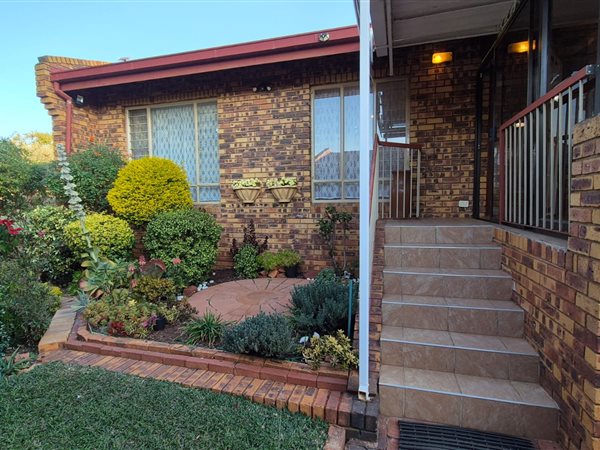 2 Bedroom Townhouse 2 Bedroom Townhouse