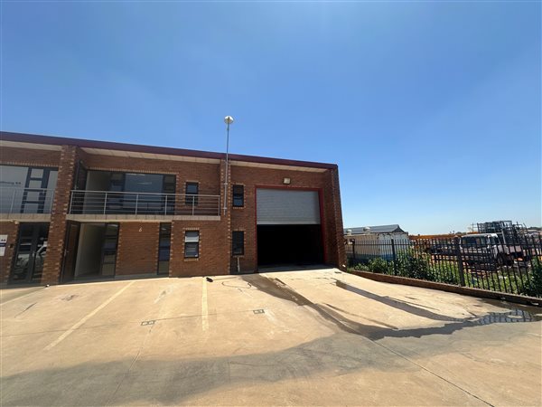 327  m² Industrial space