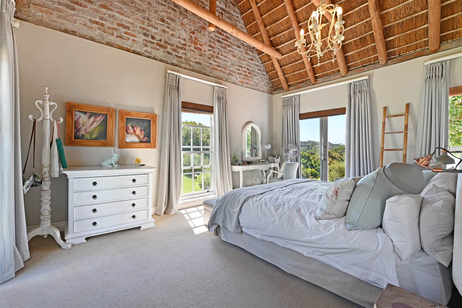 4 Bed House in Constantia photo number 9