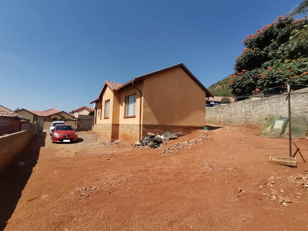 3 Bed House in Tlhabane photo number 21