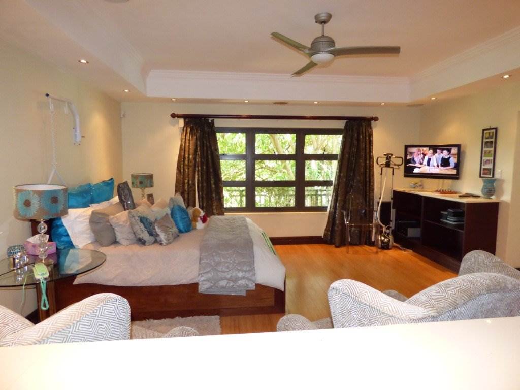 4 Bed House in Marina Beach photo number 8