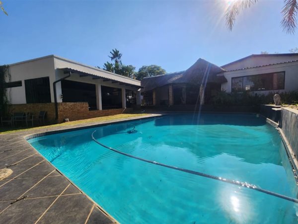 4 Bedroom House 4 Bedroom House
