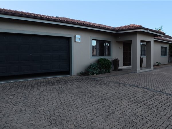 5 Bedroom House 5 Bedroom House