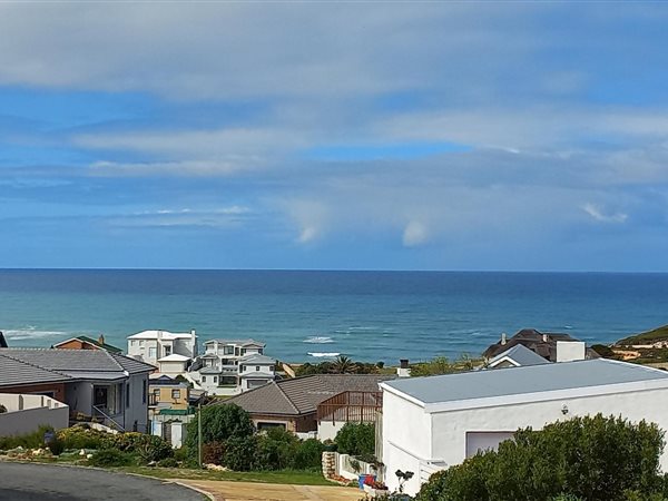 675 m² Land available in Struisbaai