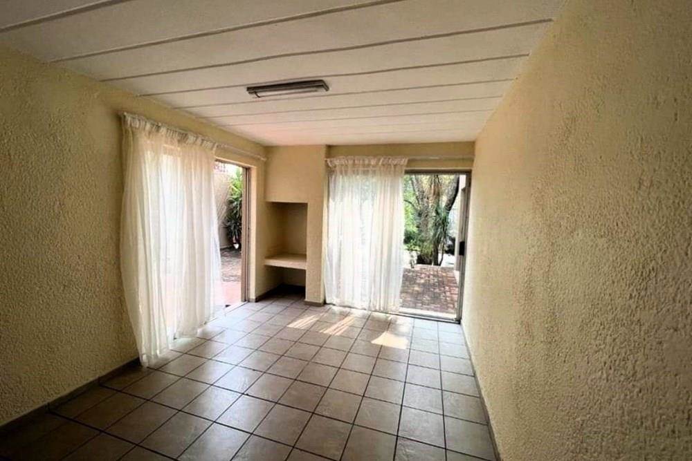 2 Bed Townhouse in Sasolburg photo number 9