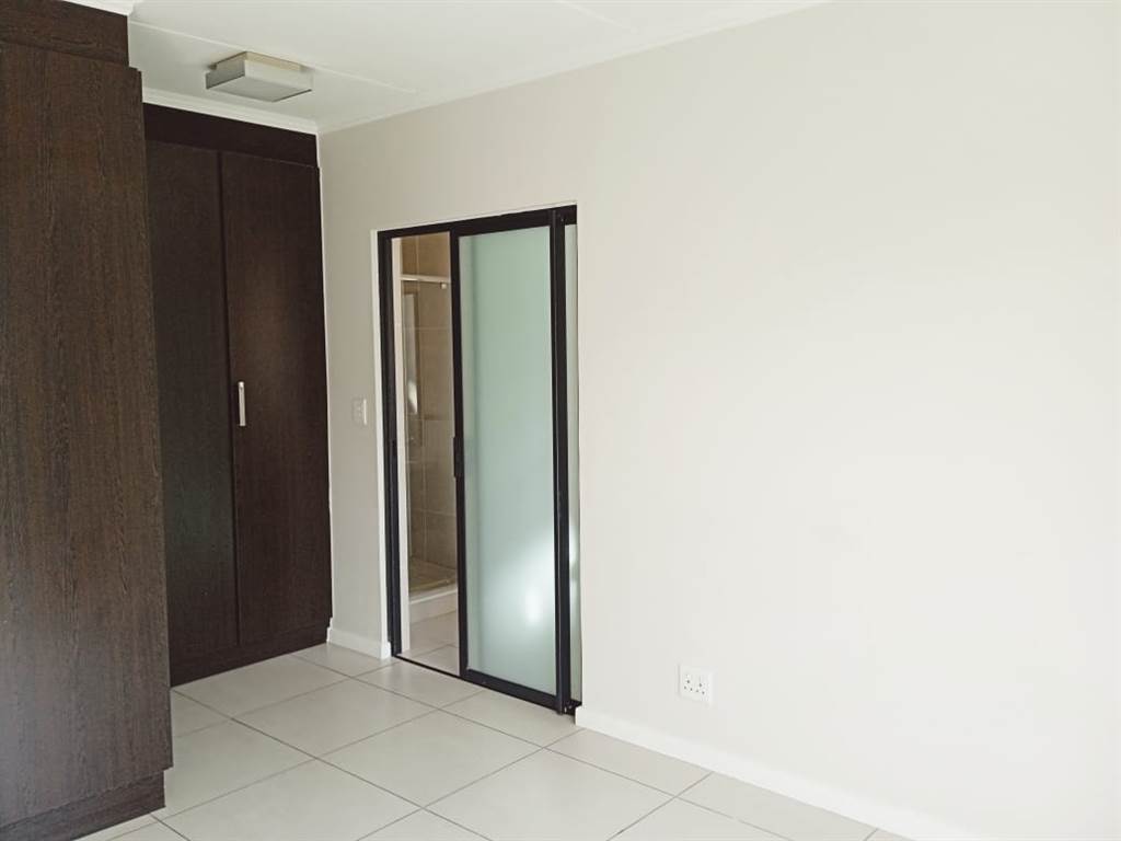 3 Bed Apartment in Kyalami Hills photo number 11