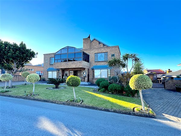 5 Bedroom House 5 Bedroom House