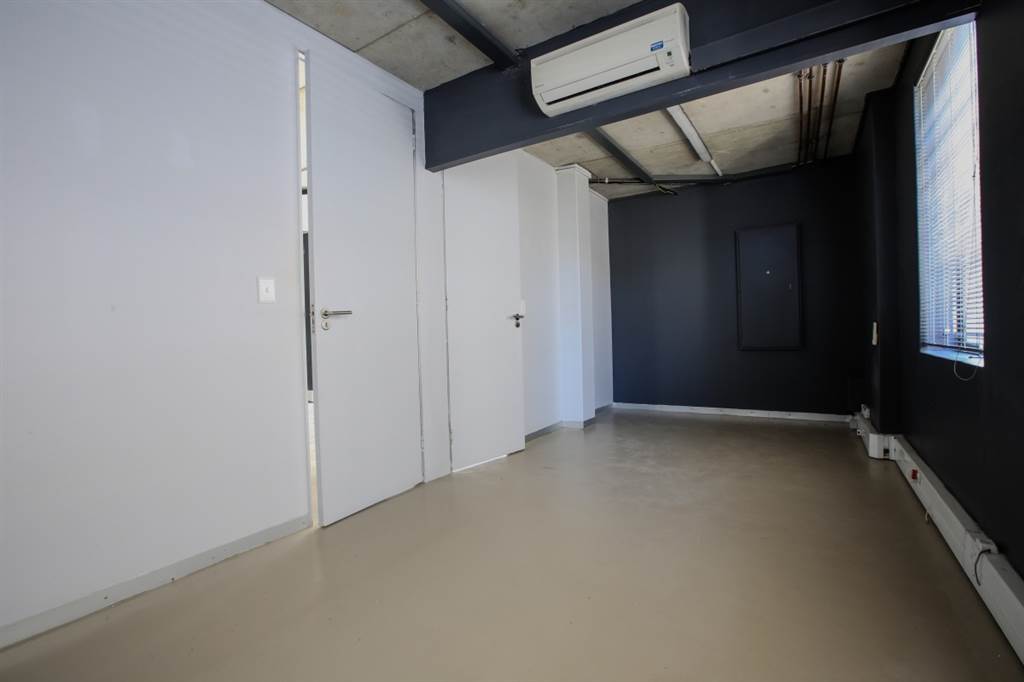 165  m² Office Space in Bellville Central photo number 7