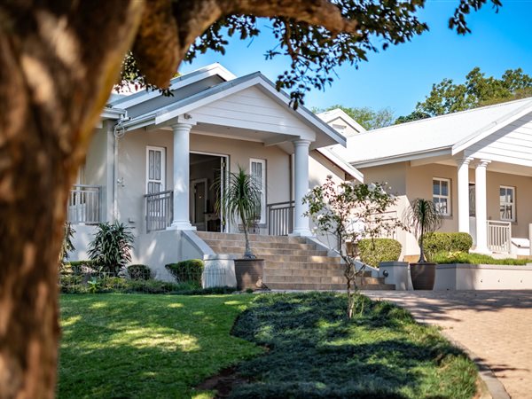6 Bedroom House 6 Bedroom House