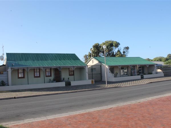 7 Bed House in Middedorp