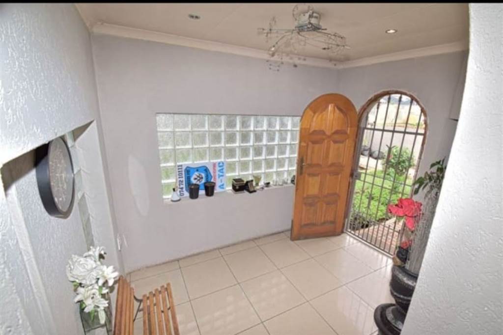 3 Bed House in Actonville photo number 3
