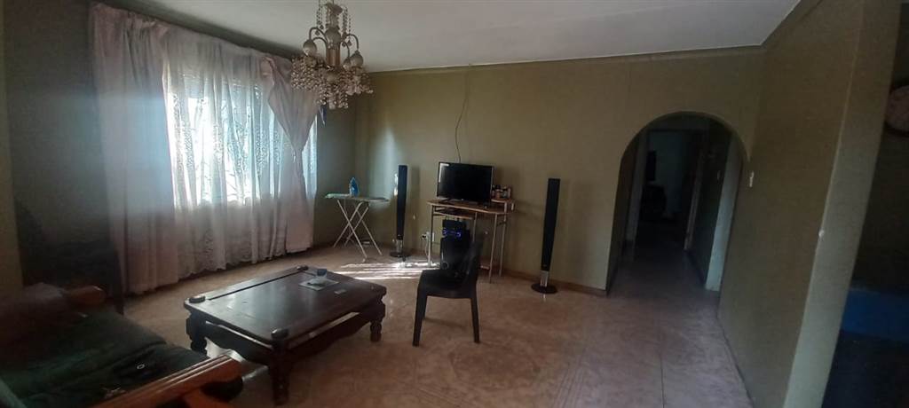 3 Bed House in Kwaguqa photo number 5