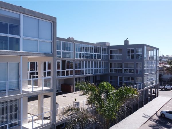 2 Bed Apartment in Jeffreys Bay