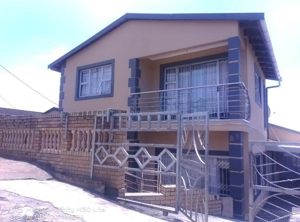 6 Bed House in Newlands East photo number 1
