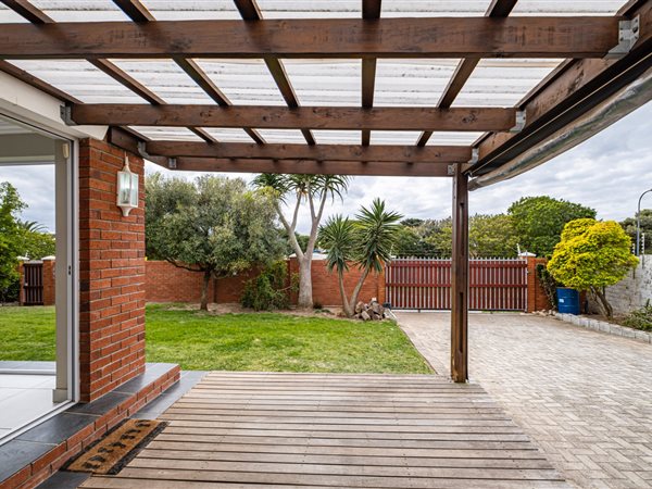 4 Bed House in Summerstrand