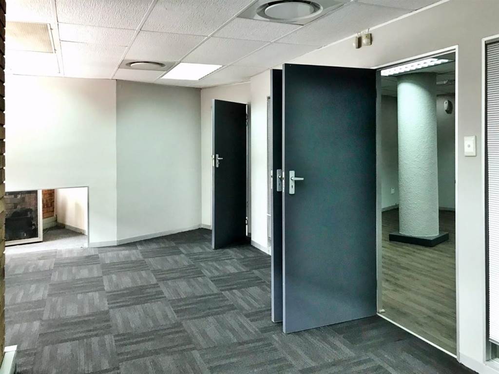 160  m² Office Space in Jansen Park photo number 11