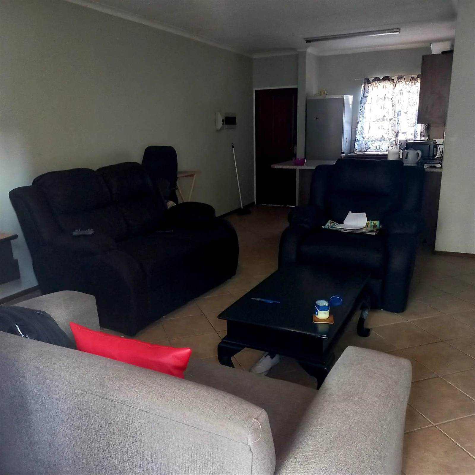 2 Bed Apartment in Chloorkop photo number 12