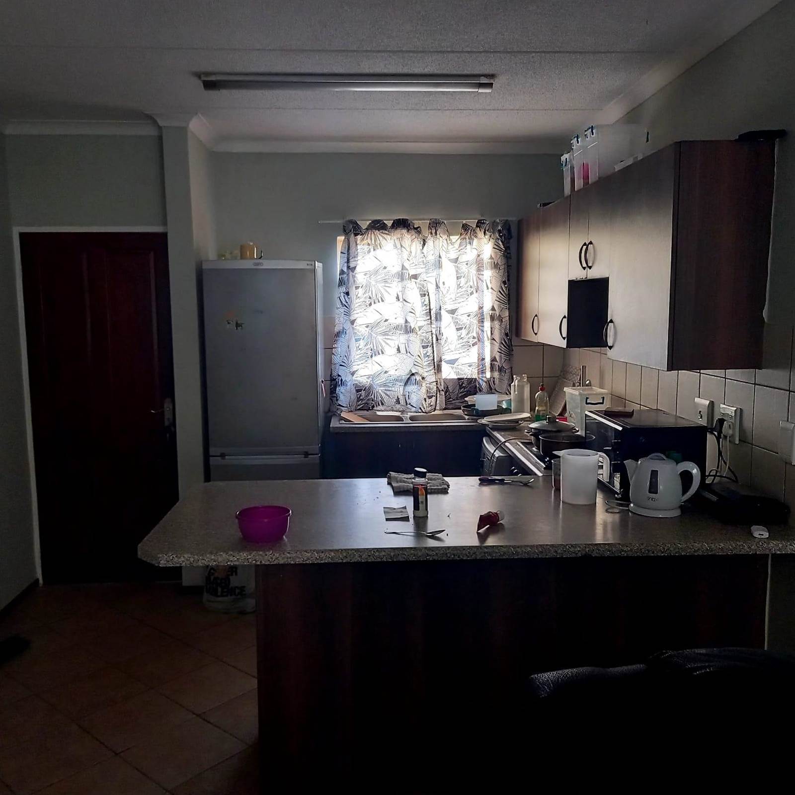 2 Bed Apartment in Chloorkop photo number 11