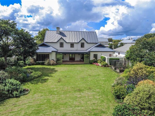 4 Bedroom House 4 Bedroom House