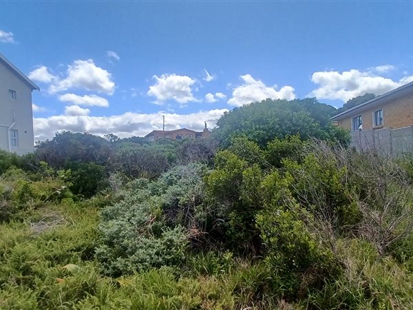 654 m² Land