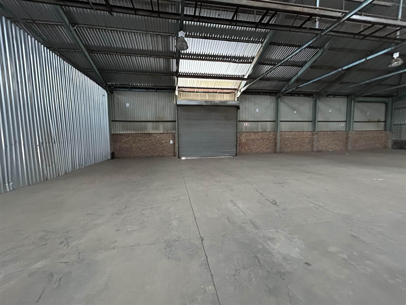 1715  m² Industrial space in Clayville photo number 5