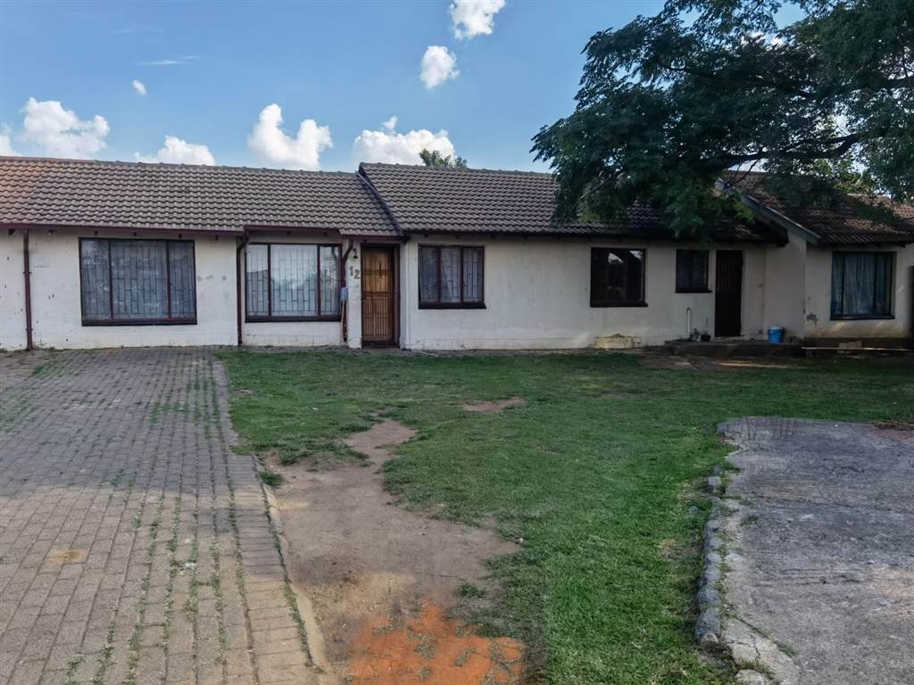 5 Bed House in Brakpan North photo number 1