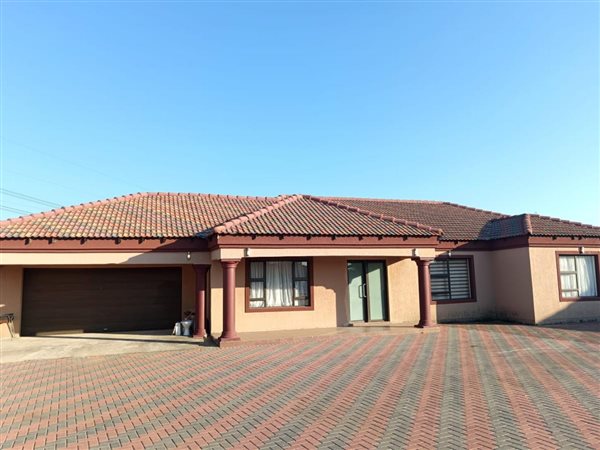 3 Bedroom House 3 Bedroom House