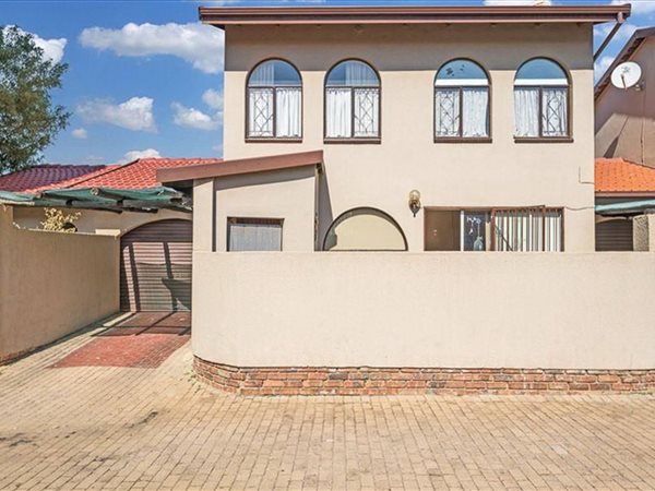 2 Bedroom Townhouse