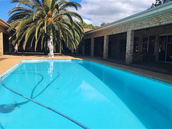 9 Bed House in Northern Paarl