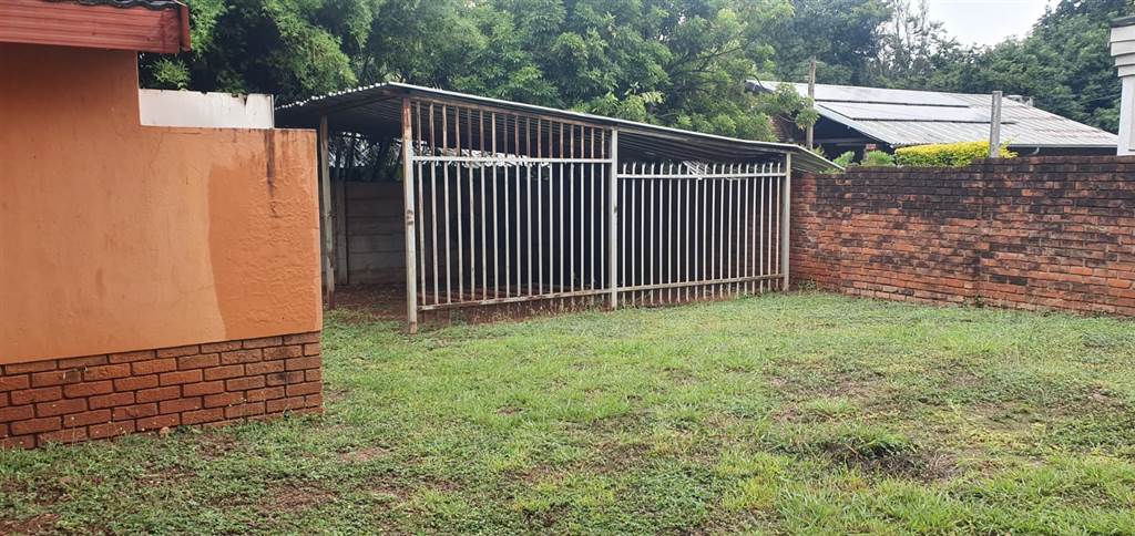 4 Bed House in Louis Trichardt photo number 4