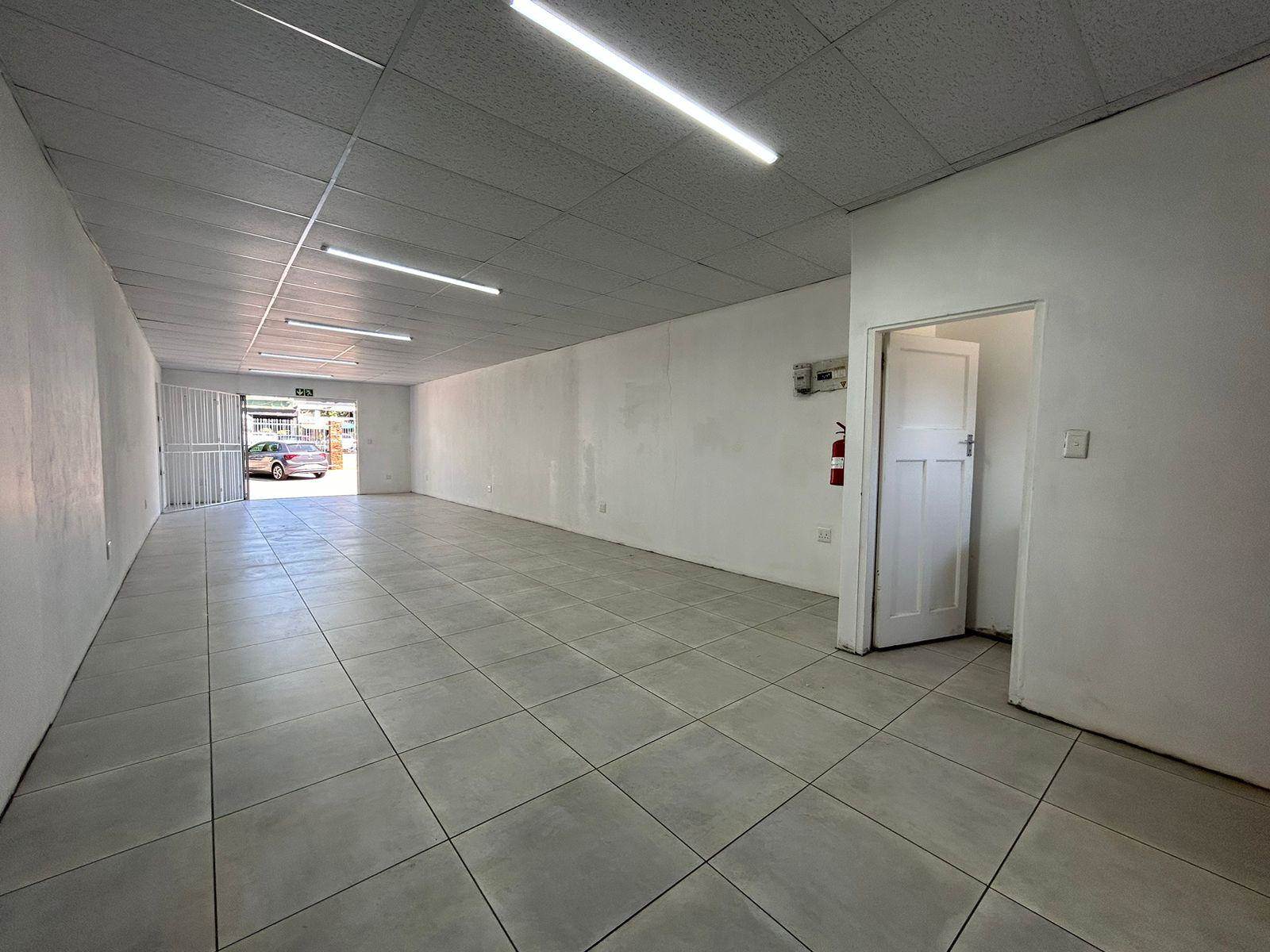 90  m² Commercial space in Greenside photo number 7