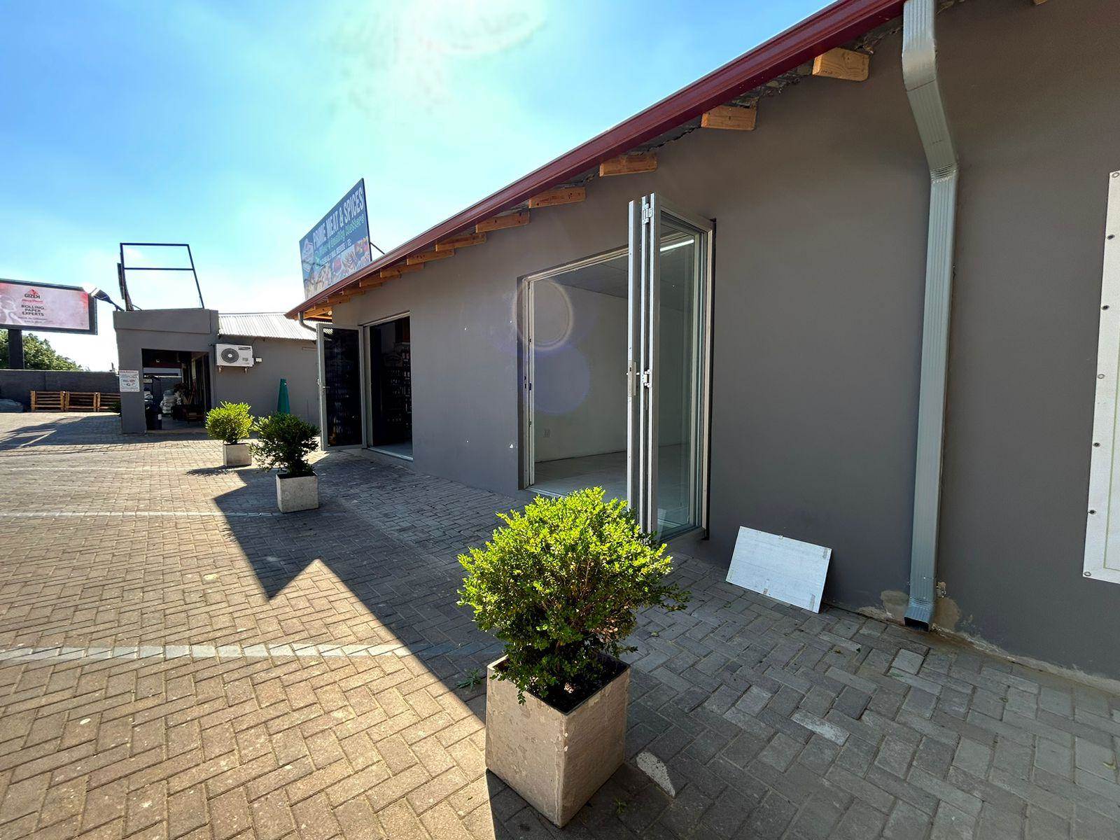 90  m² Commercial space in Greenside photo number 2