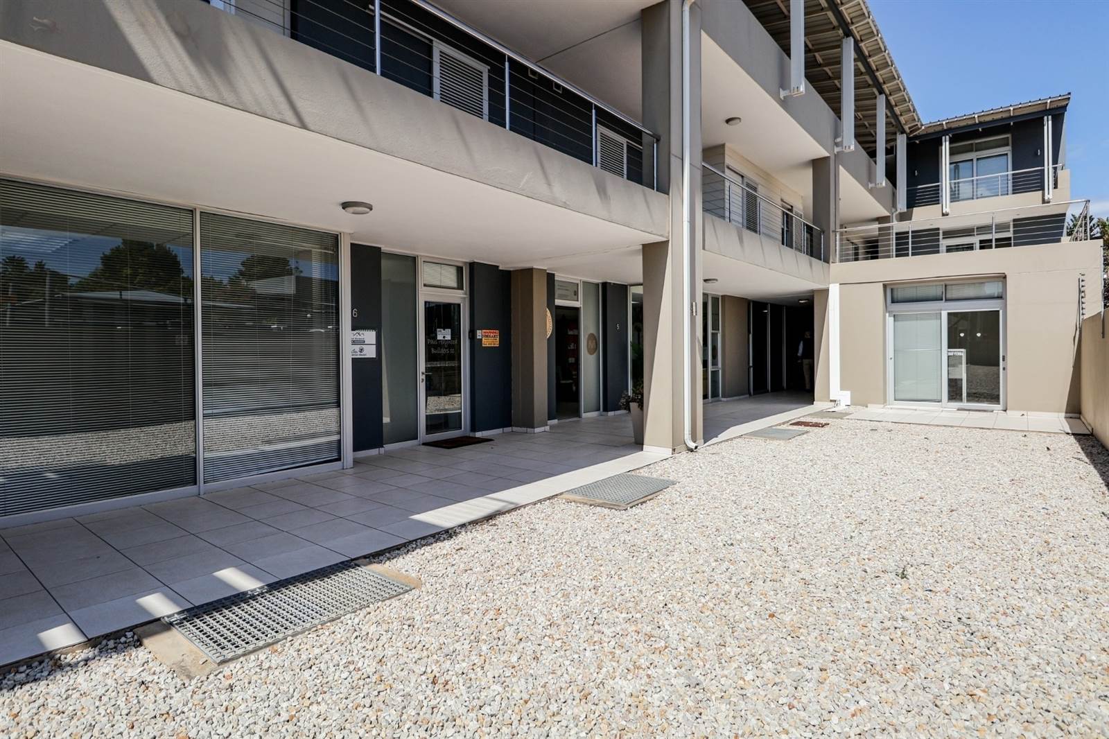 127  m² Office Space in Plettenberg Bay photo number 5