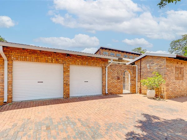 3 Bedroom Townhouse 3 Bedroom Townhouse
