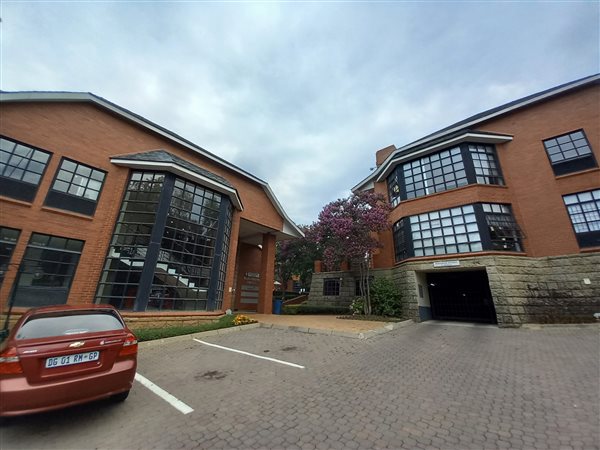 283  m² Commercial space