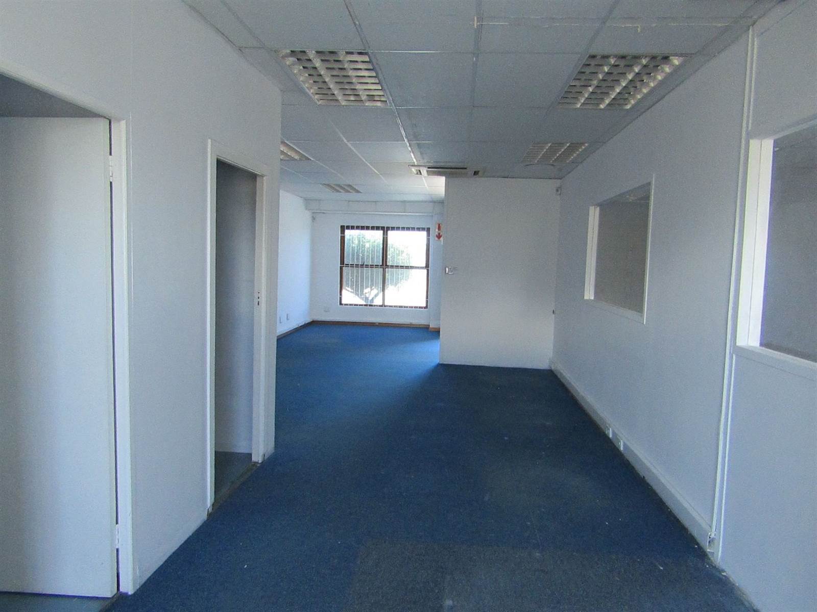 Commercial space in Ottery photo number 6