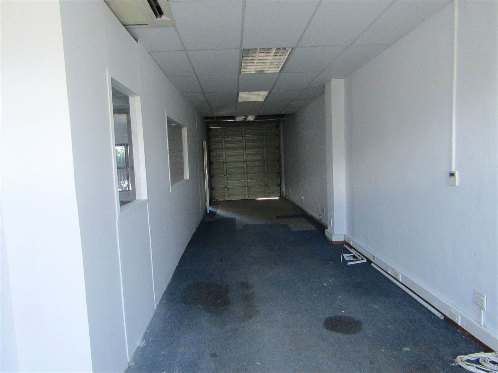 Commercial space in Ottery photo number 2